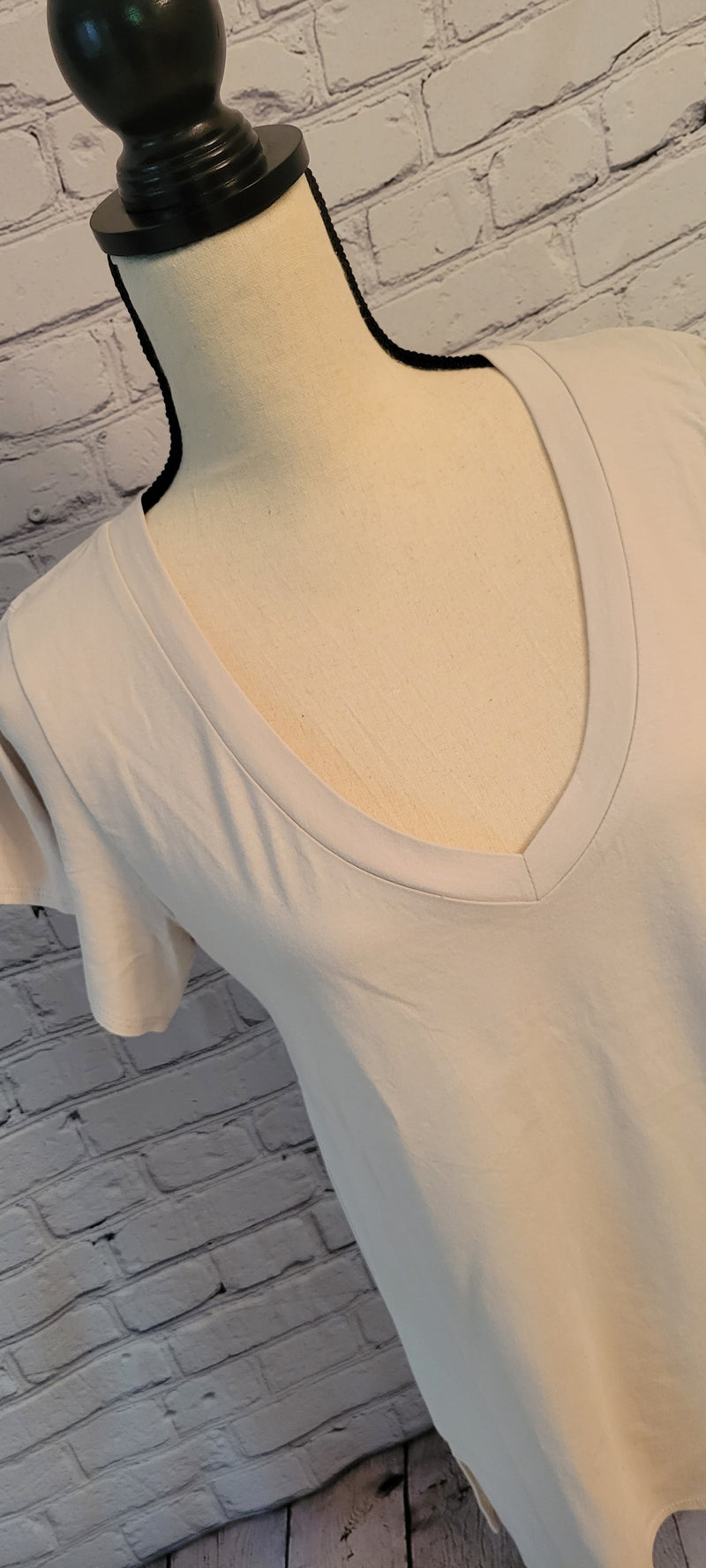 Pre-order Wholesale Women's Deep Vee V-Neck Lightweight Rounded Sleeves